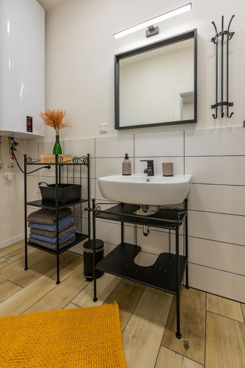 Image 5 of Private Sunny Apt With Free Parking 24-7 self check-in