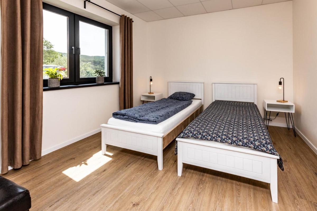 Image 2 of Private Sunny Apt With Free Parking 24-7 self check-in