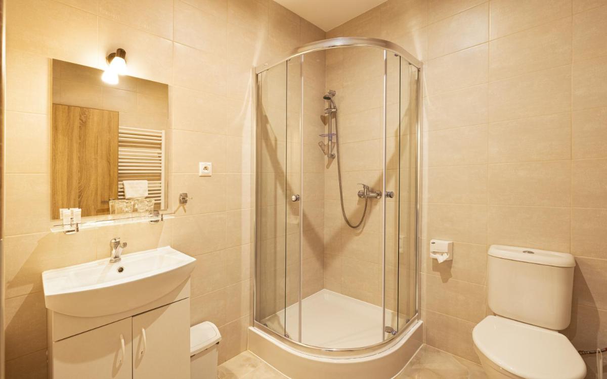Image 3 of ROYAL M