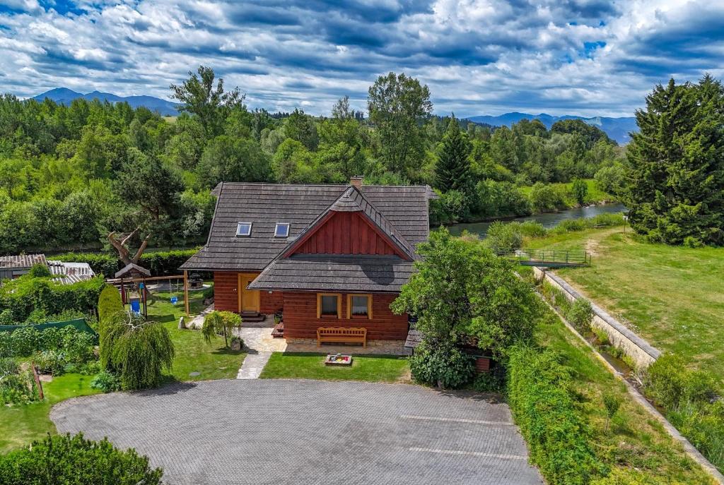 Image 1 of River Cottage Bešeňová