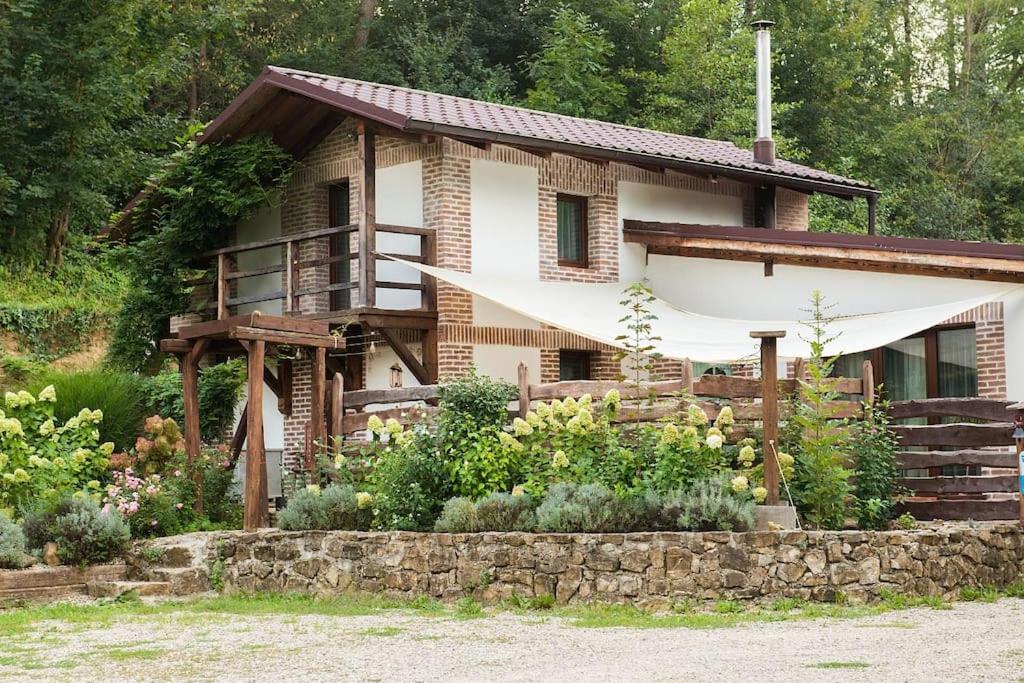 Image 1 of Rustikálna chalúpka pri jazere