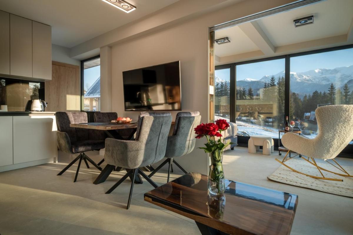 Image 5 of SKYLINE Apartments
