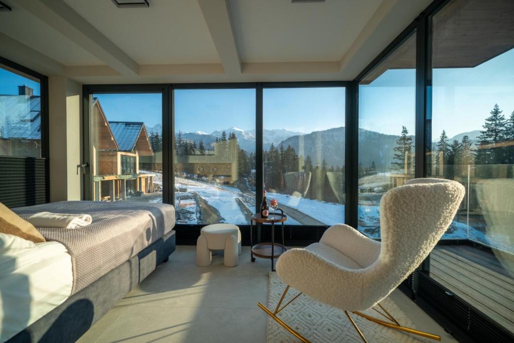 Image 1 of SKYLINE Apartments