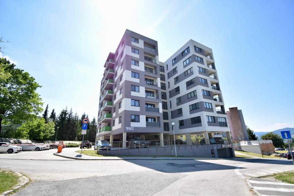 Image 1 of Saratovská