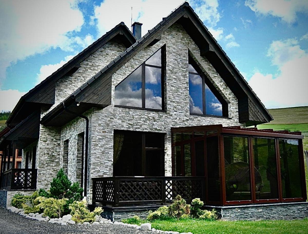 Image 2 of Spring Chalet