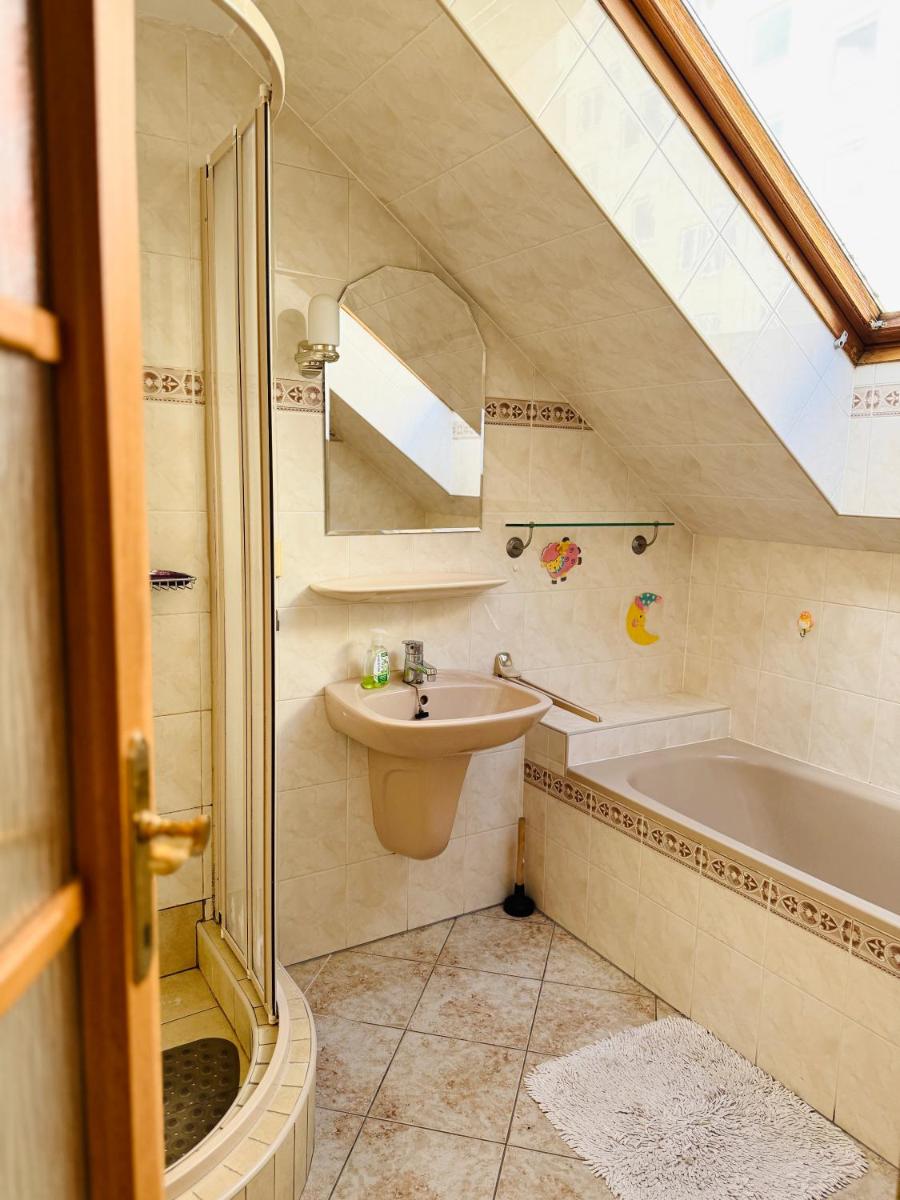 Image 3 of Srdce Mesta 3 – slnečný apartmán V Podkroví s balkónom nad ulicou