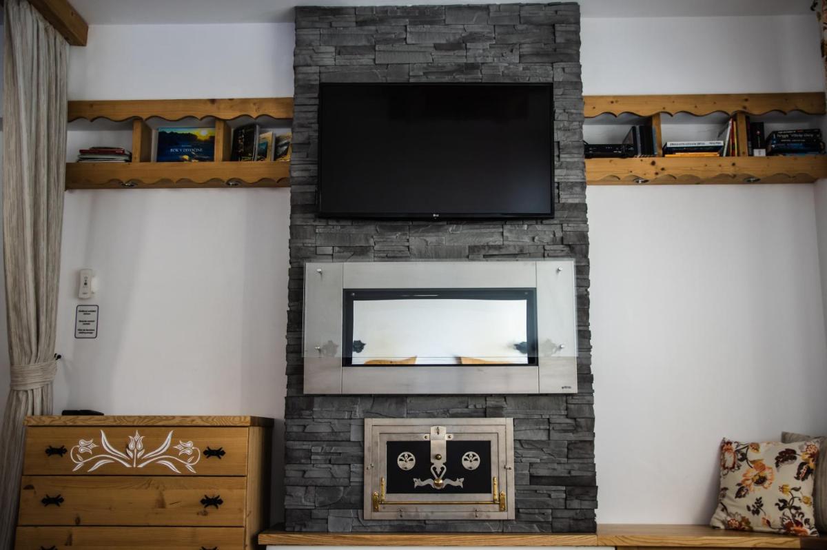 Image 5 of Studio Livia