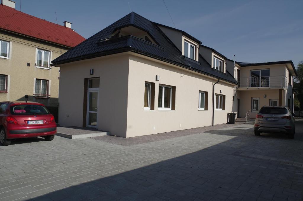 Image 1 of Studio Perla