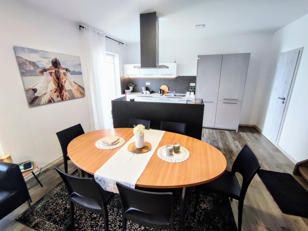 Image 1 of Sunshine apartment for 6 & Terrase & Free Parking