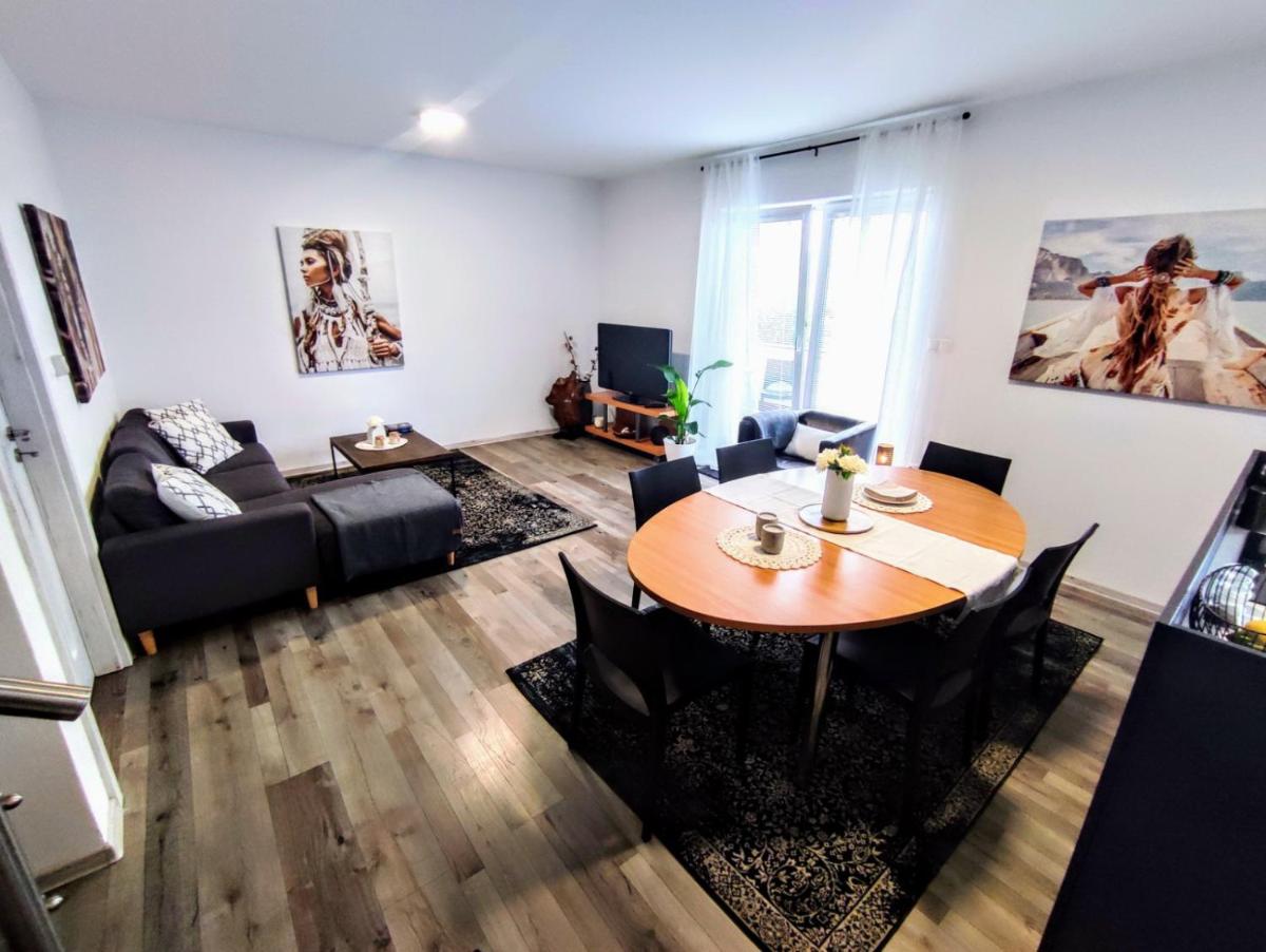 Image 5 of Sunshine apartment for 6 & Terrase & Free Parking