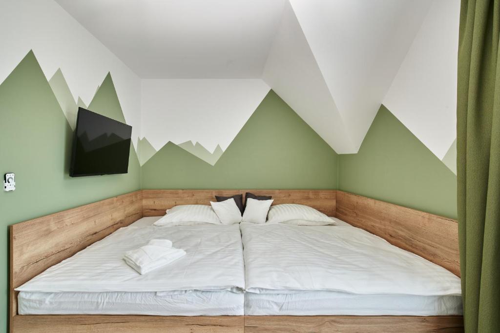 Image 1 of Tatra Green