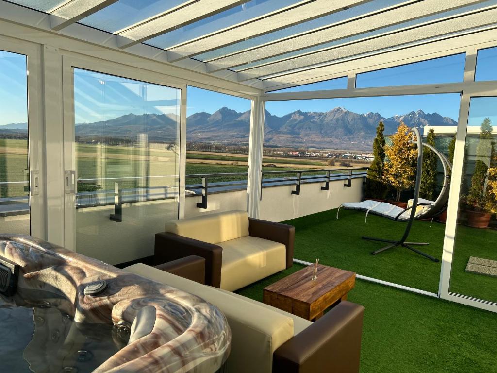 Image 1 of Tatra billetee apartmán s luxusným výhľadom na VysokéTatry a súkromným wellness