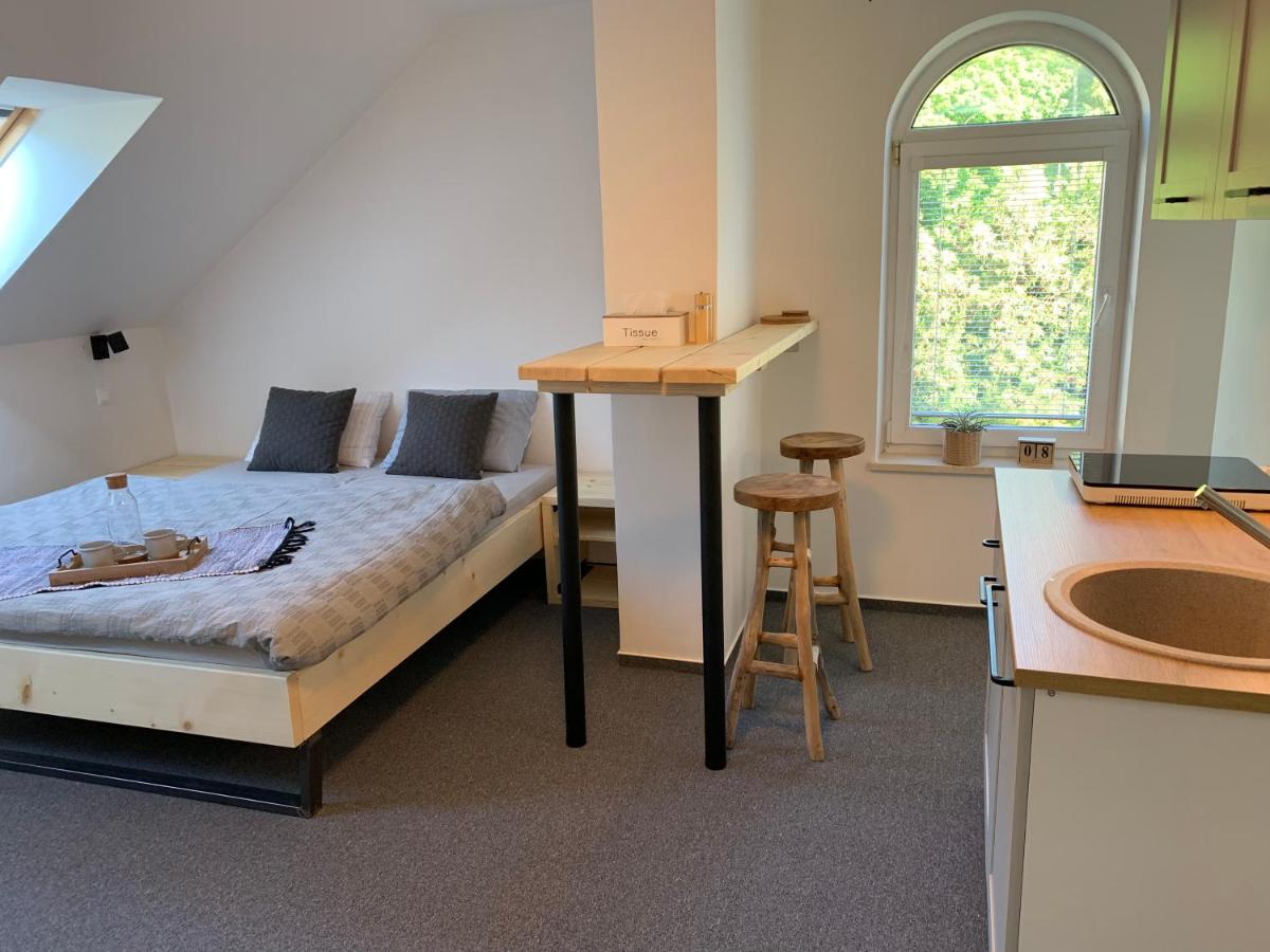 Image 2 of Treehouse Apartments