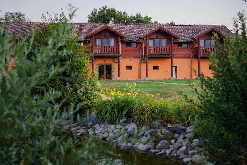 Image 1 of Tri Duby Golf Apartments