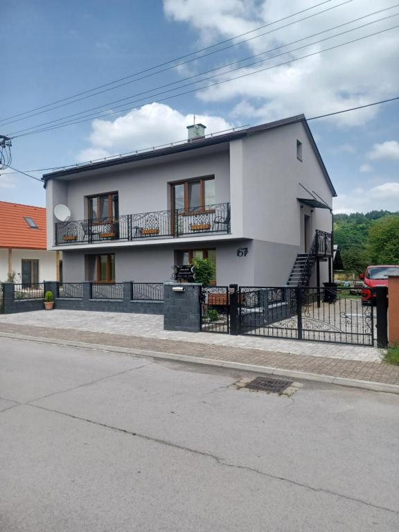 Image 1 of U Poličky