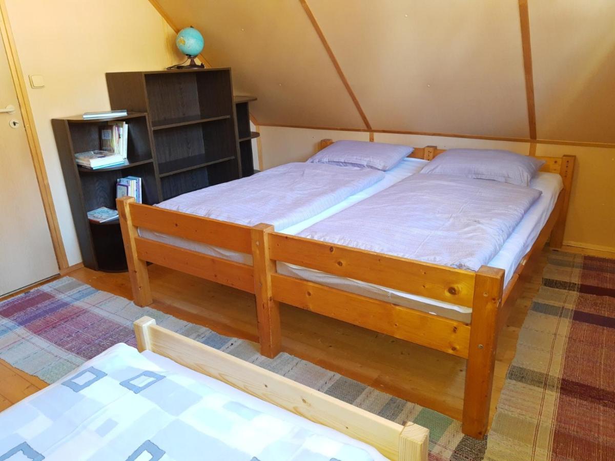 Image 3 of U včelárov