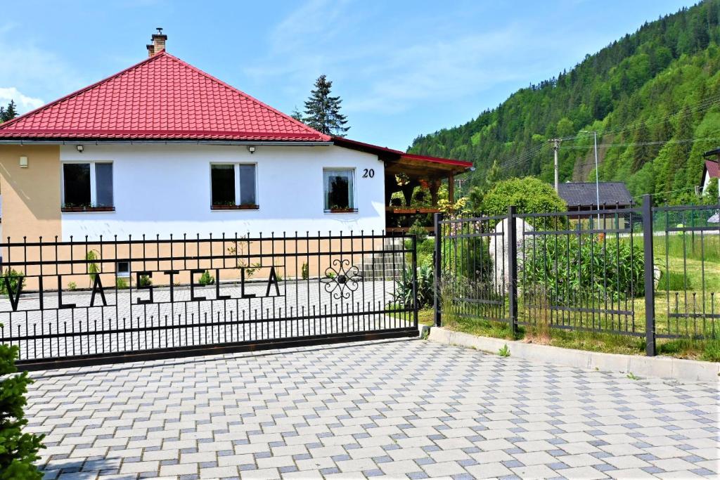 Image 1 of VILA Stella