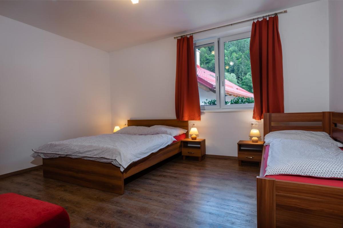 Image 2 of VILA Stella