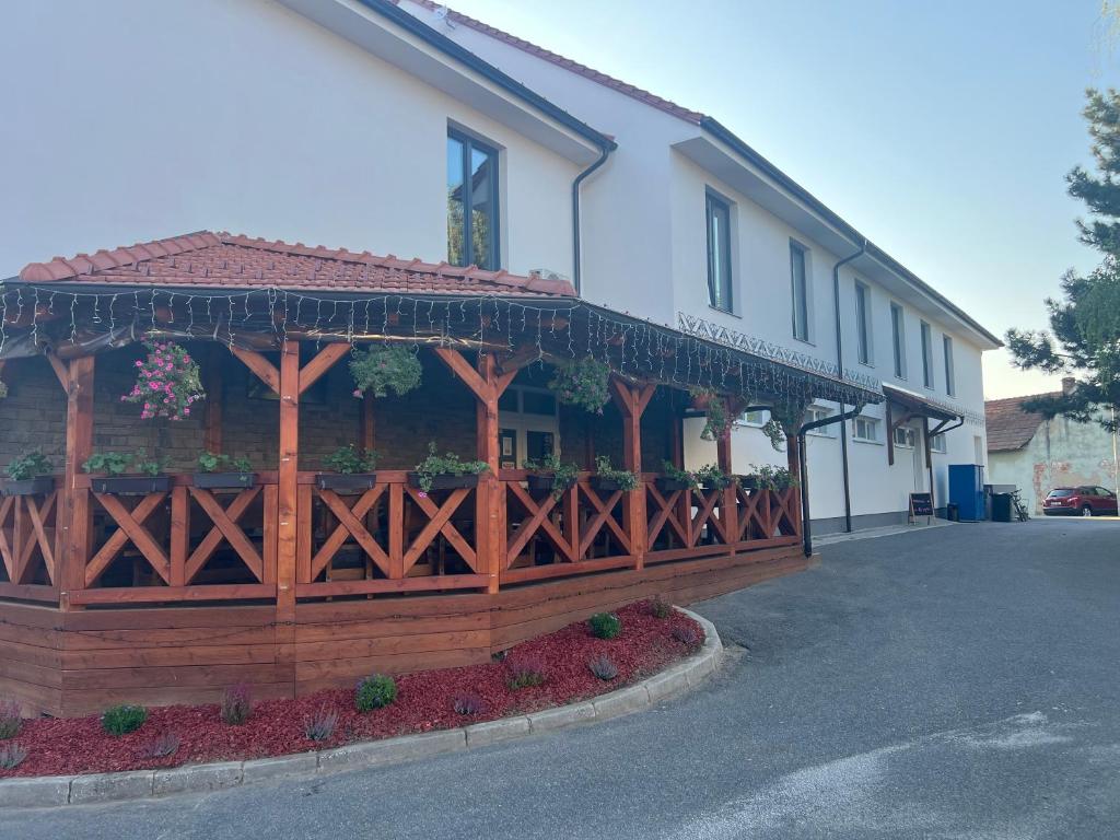 Image 1 of Vrbecká restaurace – penzion 10