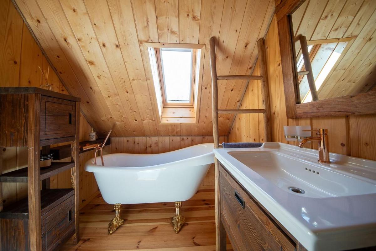 Image 2 of Woodlovers cottage