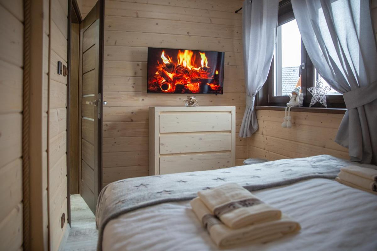 Image 3 of Zrúboček / Log Cabin