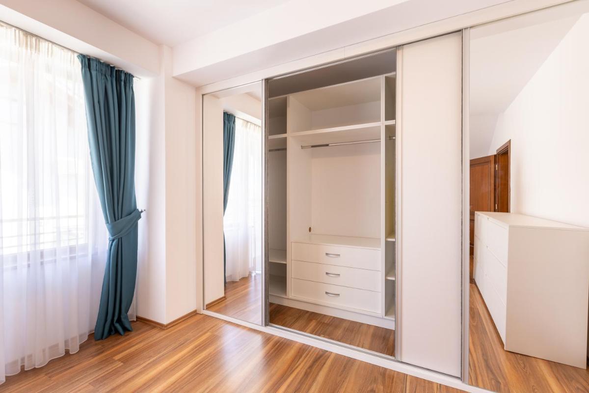 Image 3 of AMBER apartments
