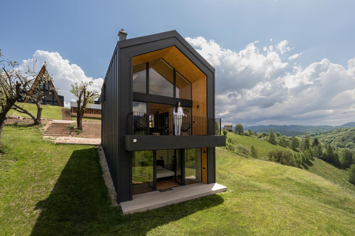 Image 2 of Amont Chalet