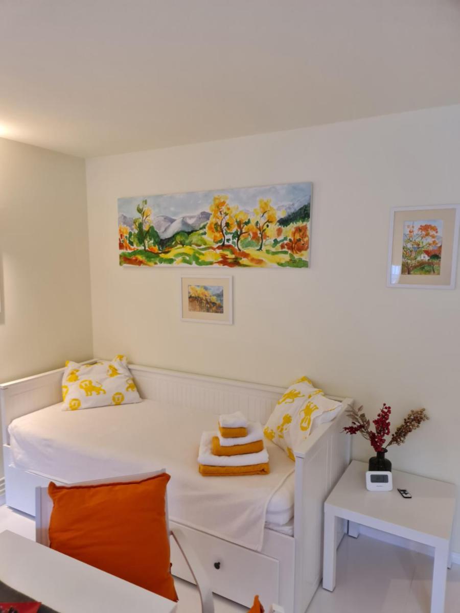 Image 2 of Apartamentul ALB
