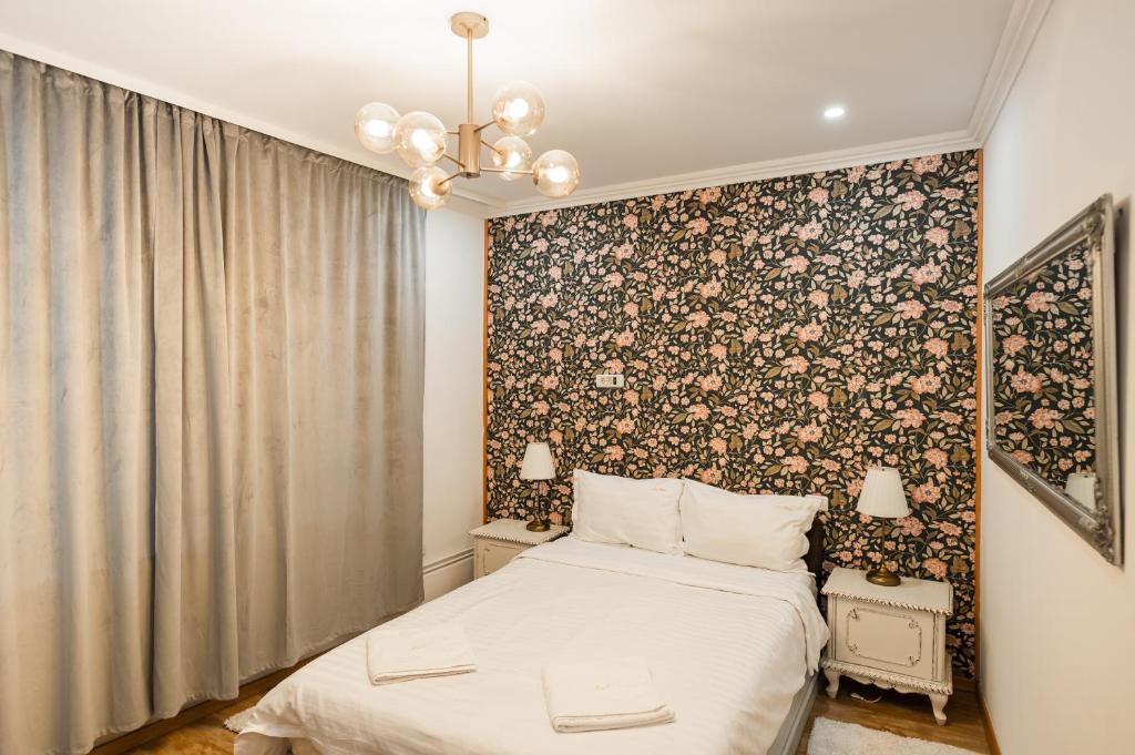 Image 1 of Apollonia eState OLD TOWN BIG AND LUXURIOUS