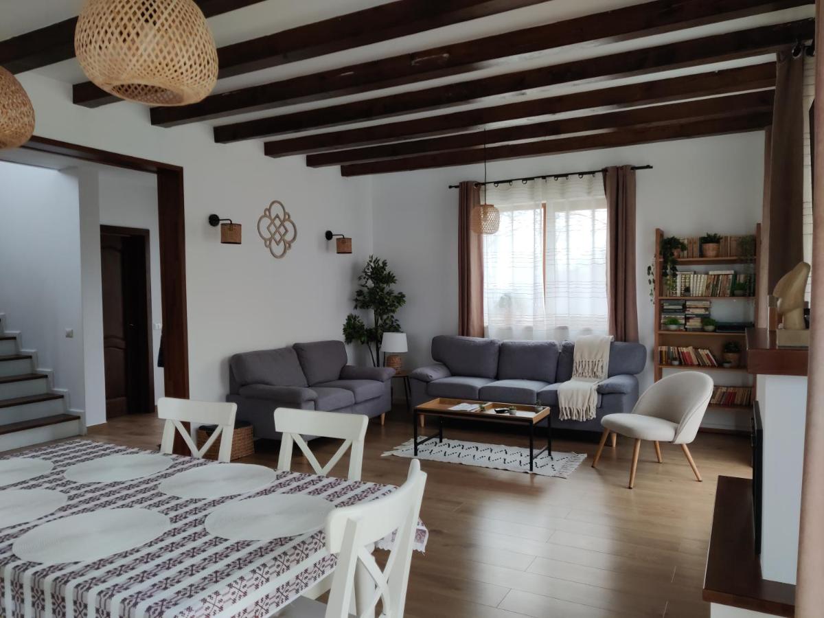 Image 3 of Ara Chalet