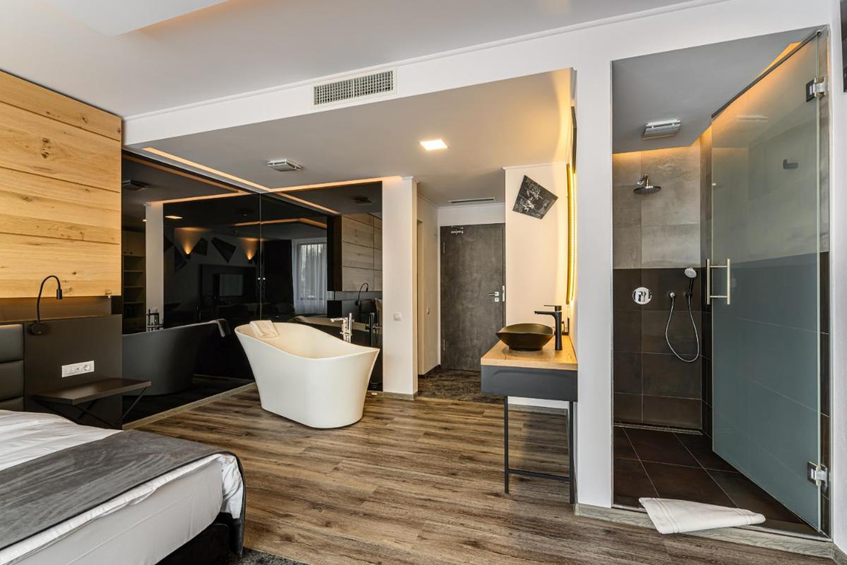 Image 3 of B THE HOTEL