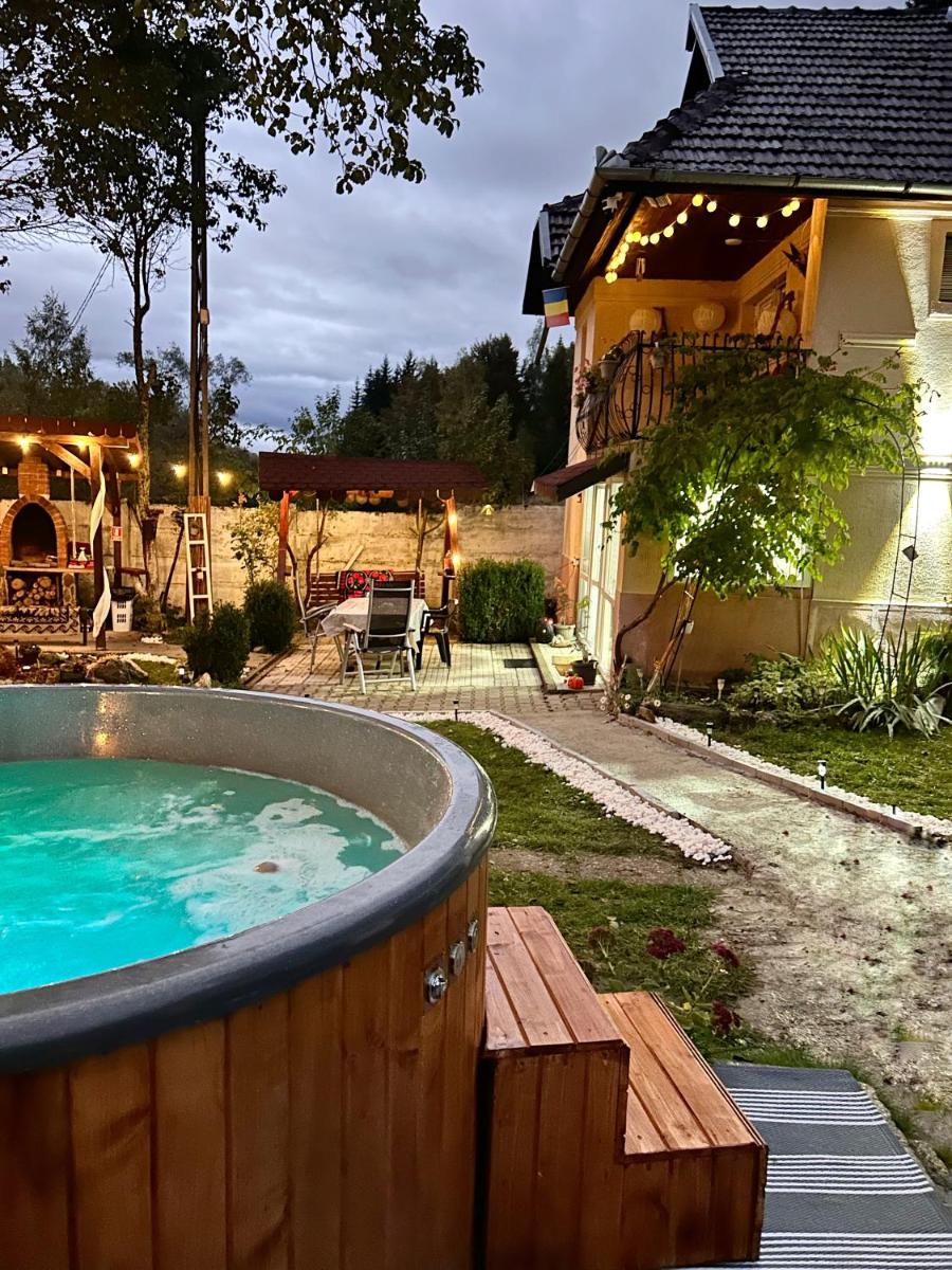 Image 4 of BraziHouse – pine escape with jacuzzi