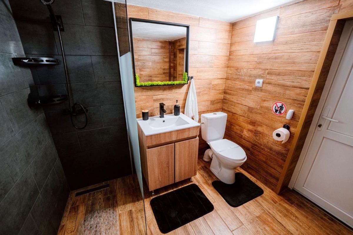 Image 2 of BraziHouse – pine escape with jacuzzi