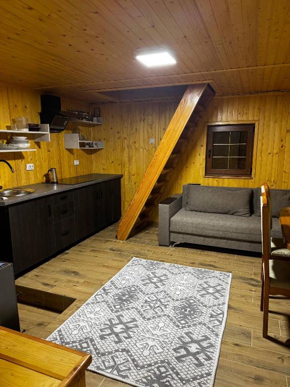 Image 1 of Будинок під Менчулом