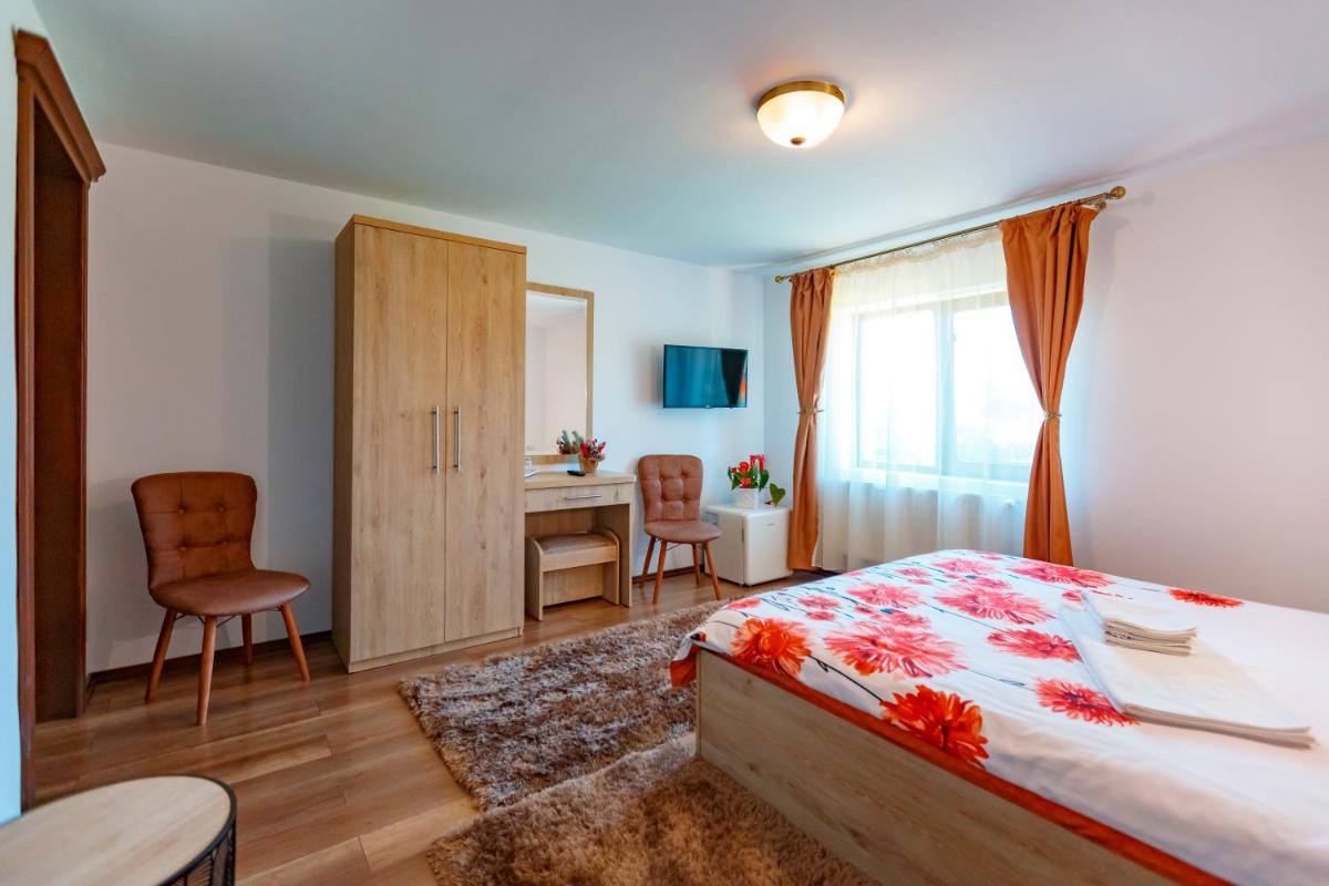 Image 2 of Cabana Nemtisor