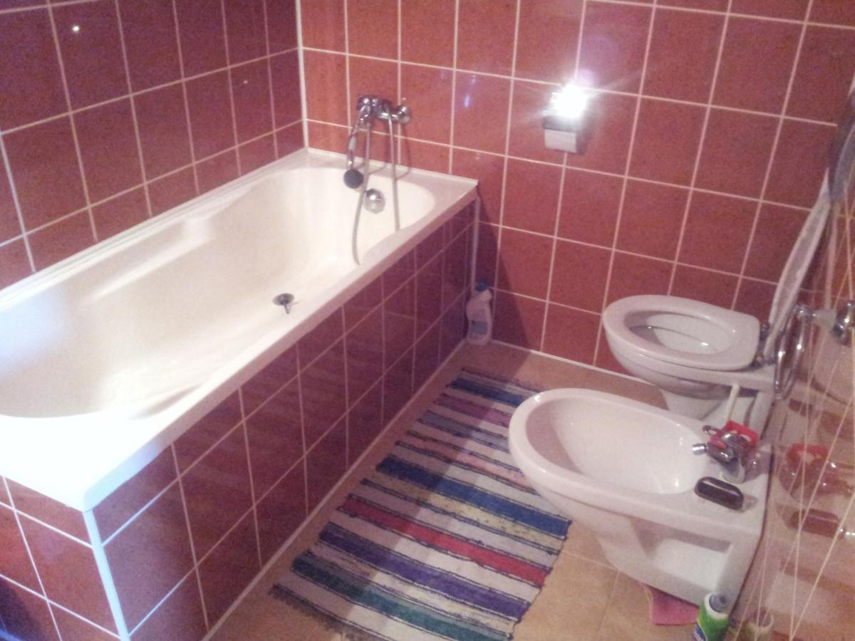 Image 3 of Cabana Ninel