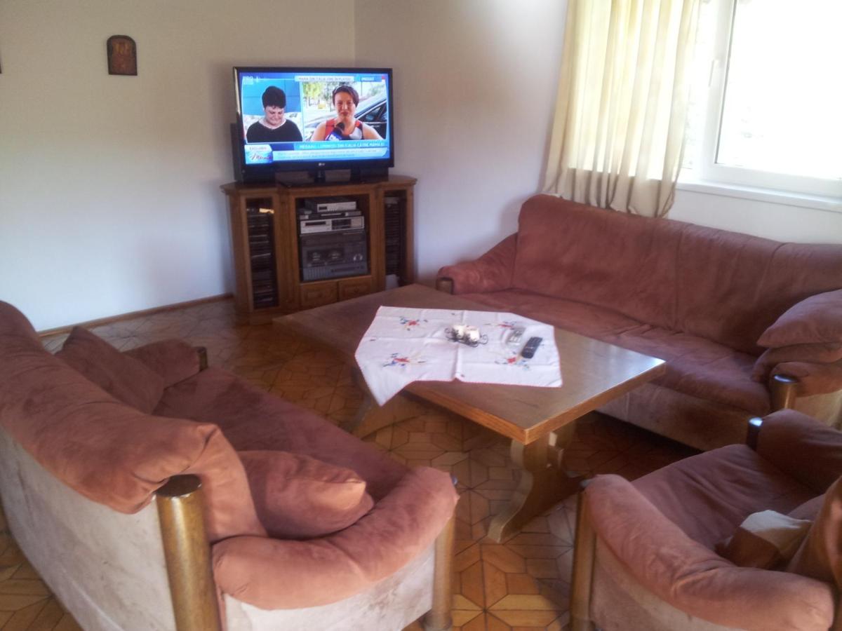 Image 5 of Cabana Ninel