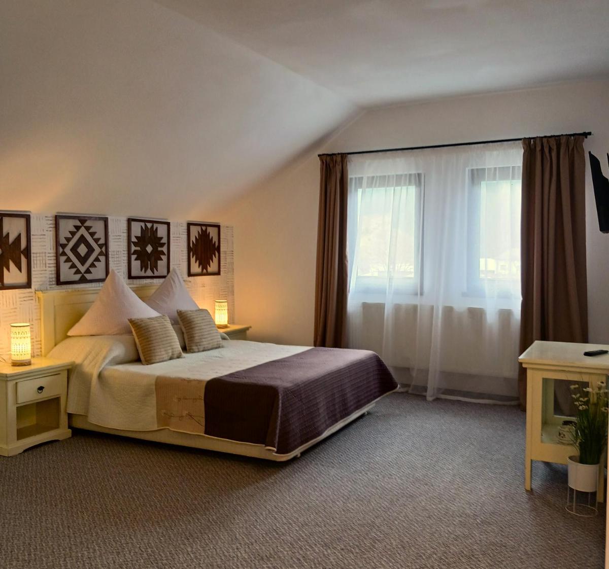 Image 2 of Casa Calin