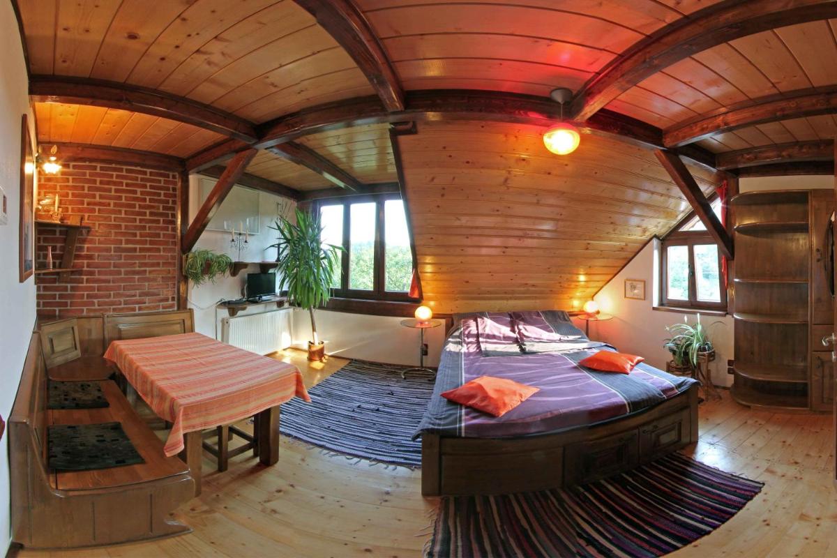 Image 2 of Casa Crina