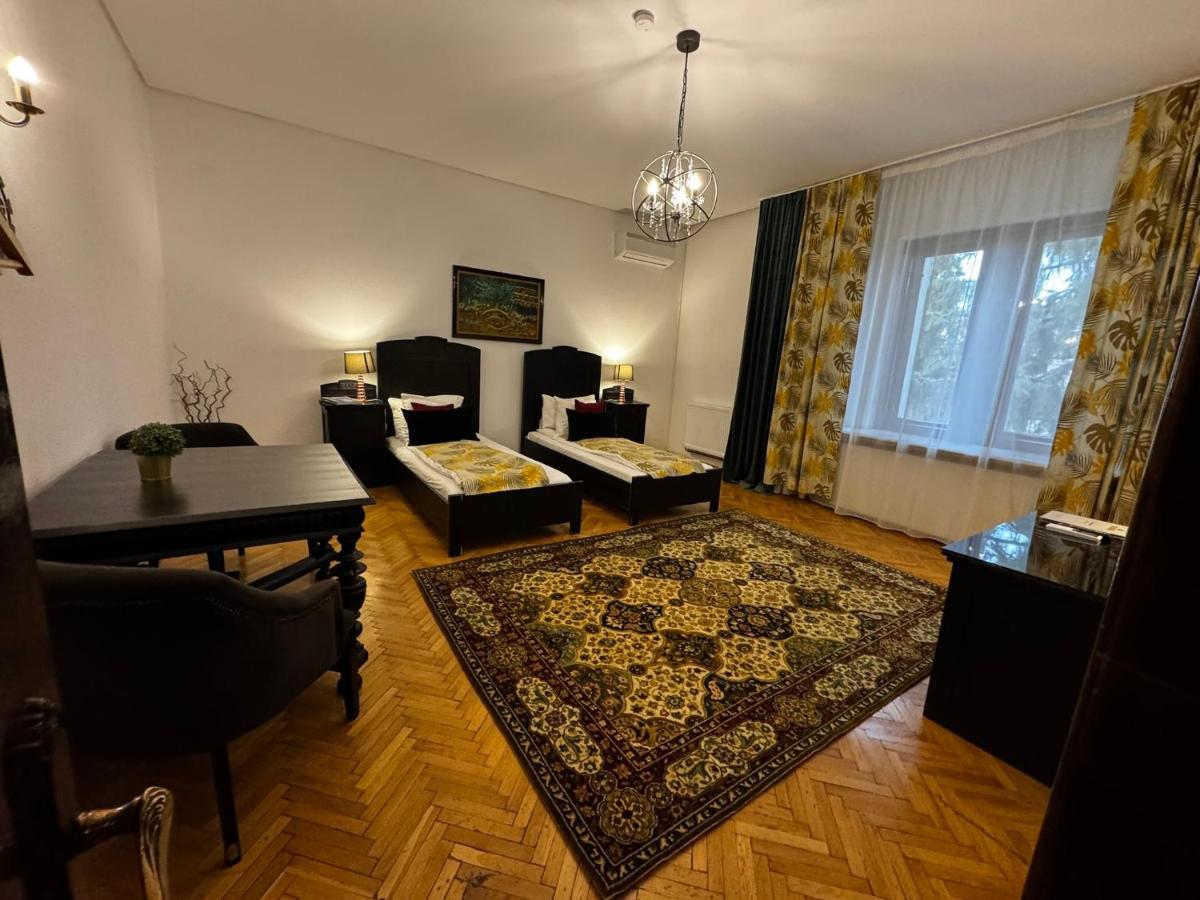 Image 5 of Casa Negustorului