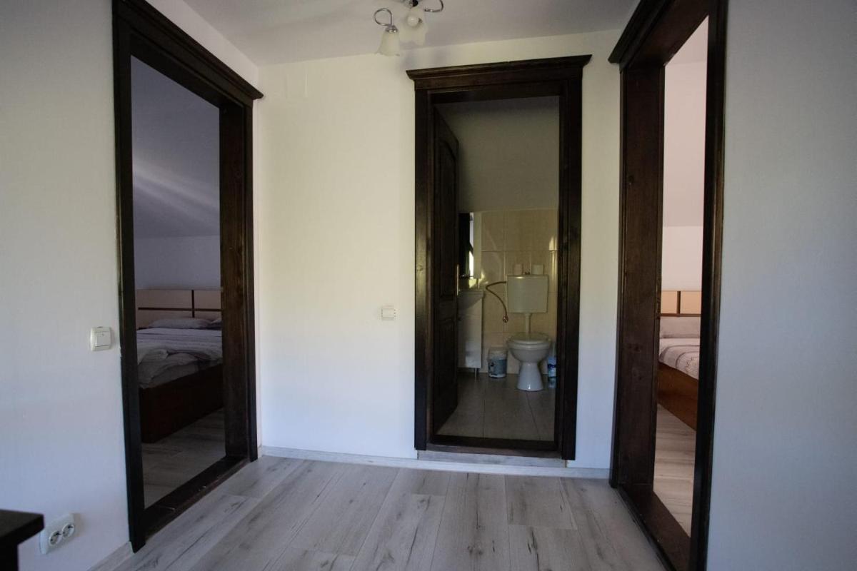 Image 2 of Casa din Livadă, Poiana Mărului, Brasov