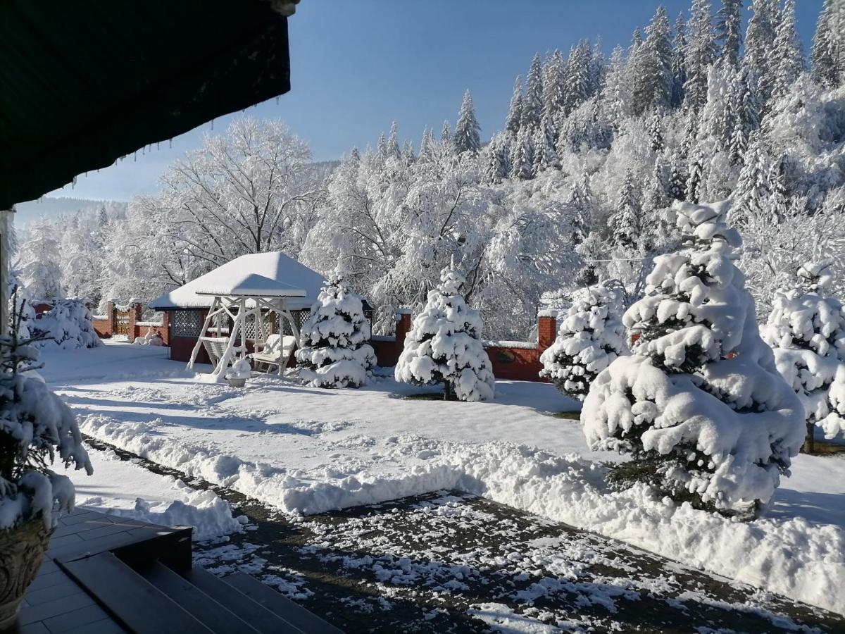 Image 2 of Chalet Zolota Pidkova & River