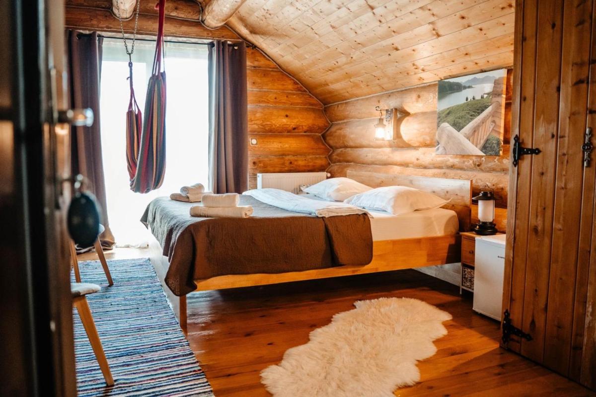 Image 2 of Chalet du Lac