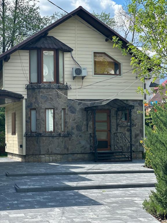 Image 1 of Cottage Zelman