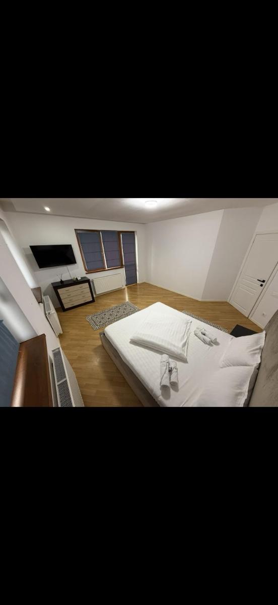 Image 3 of Cozy Central Apartment 2