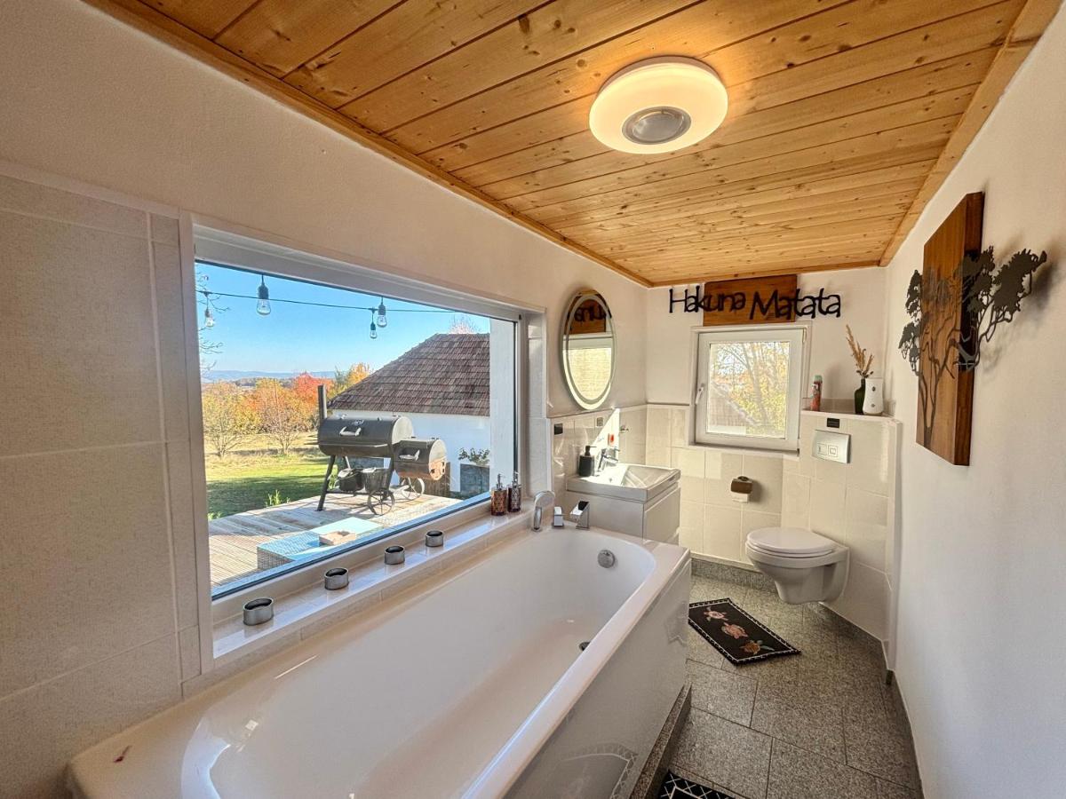 Image 3 of Cozy little Dreamcatcher jacuzzi incl