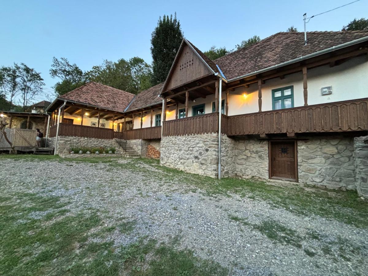 Image 2 of Demeter Guesthouse WOLF Siklod