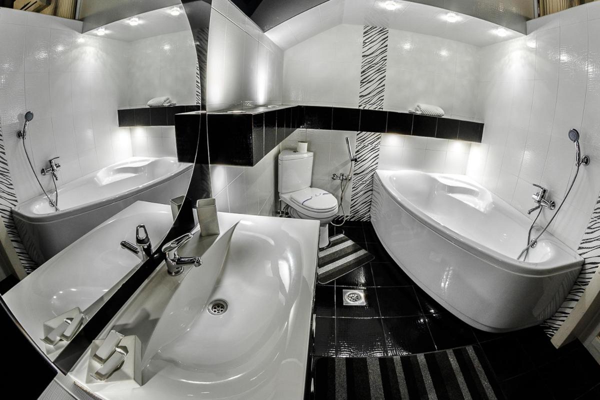 Image 2 of Diamond De Luxe