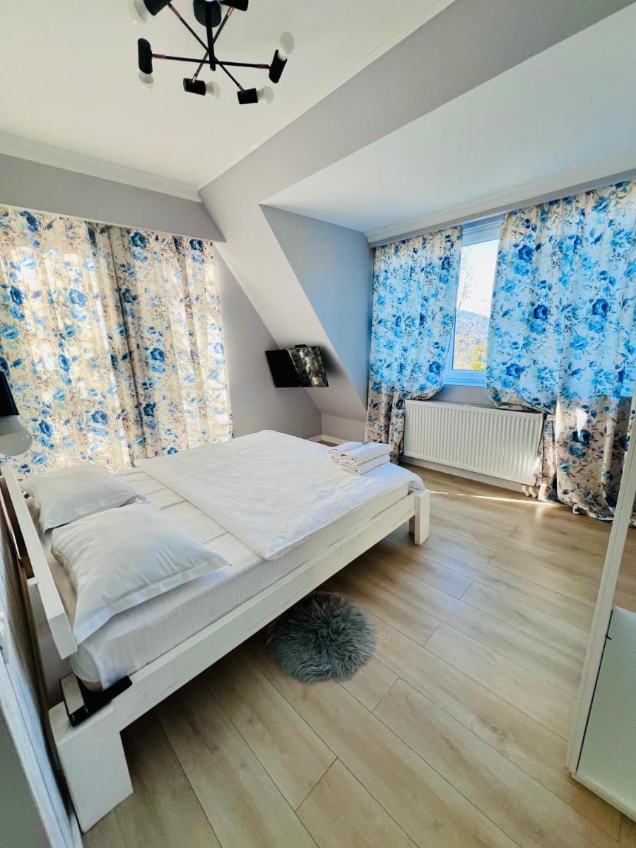 Image 4 of Doinita House