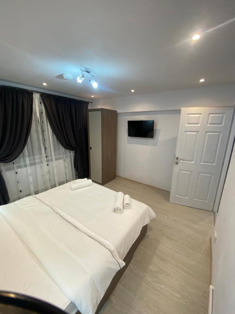 Image 5 of Double D Apartments